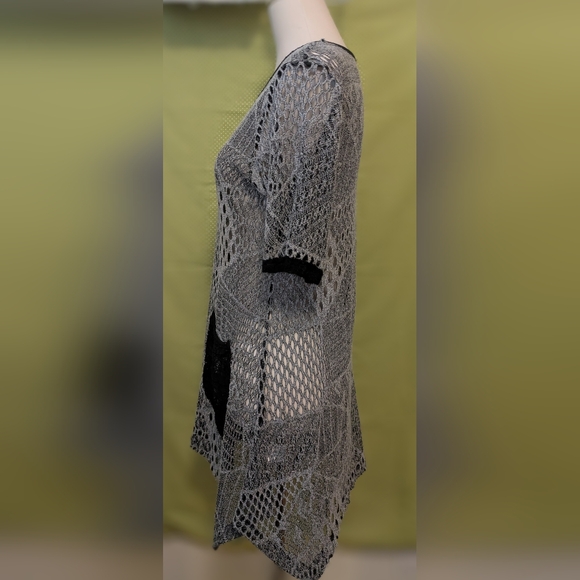 Crocheted Lace Tunic Top with Black Trim and Pocket - Picture 5 of 10